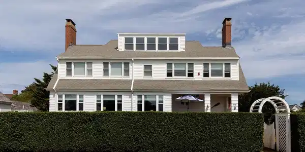 616 Commercial St