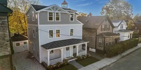 39 Connection St