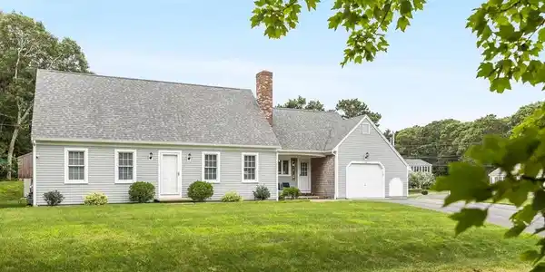 24 Crowell Rd