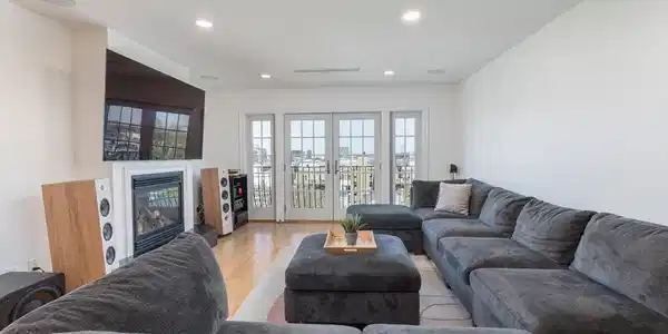 312-320 W 3rd St