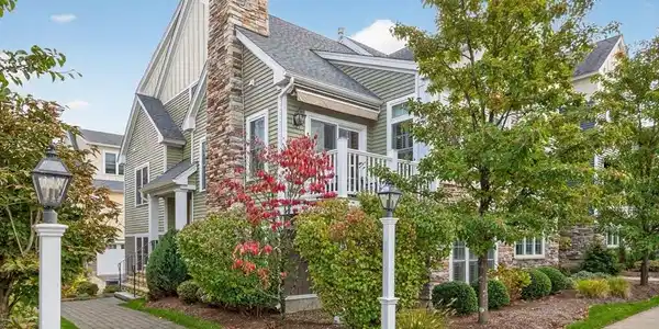 81 Boatwrights Loop
