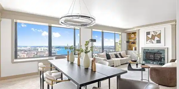 85 E India Row