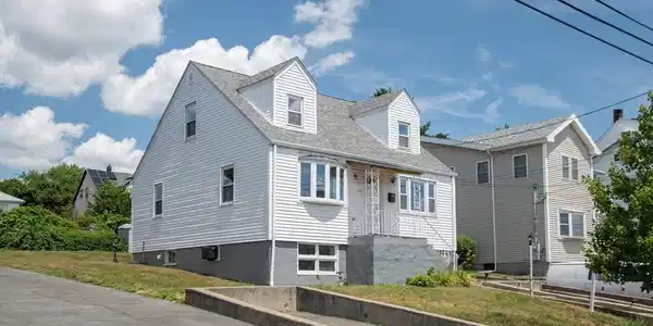 185 Suffolk Ave