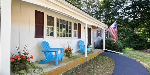 4 Royal Cir