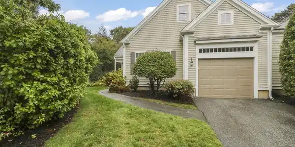 1 Hollyhock Knoll Ct
