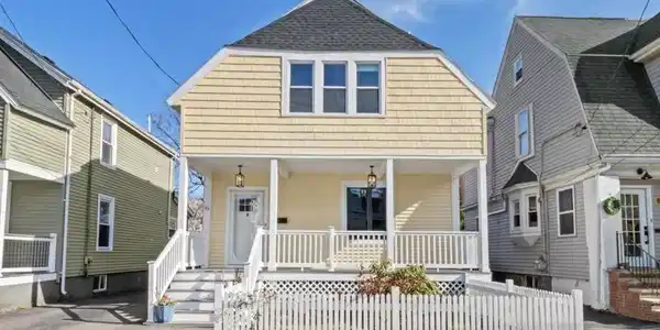 15 Wave Way Ave