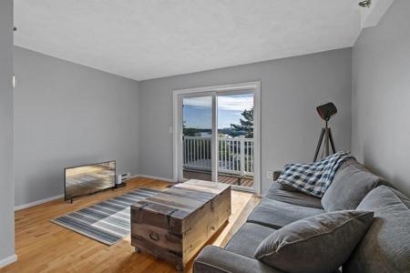 12 Summit Avenue