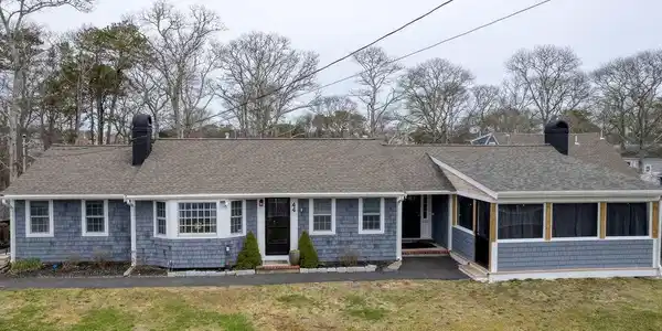 44 Howes Rd