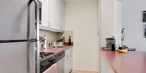 8 Whittier Pl