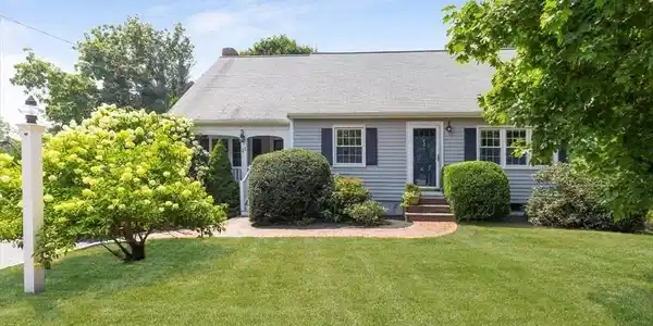 11 Poplar Ave