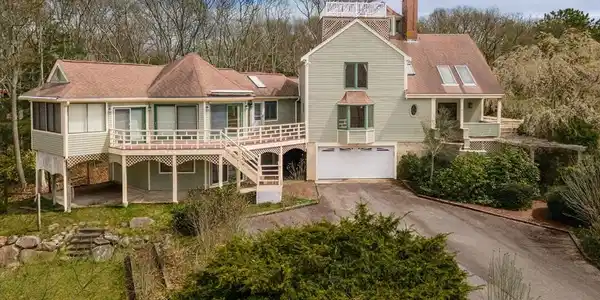 2 Hibbs Lane