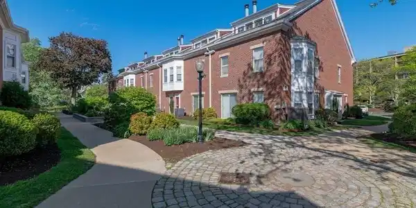 158 Quincy Shore Dr