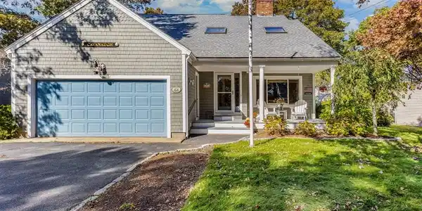 11 Shore Dr