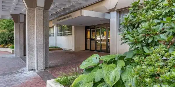 2 Hawthorne Place