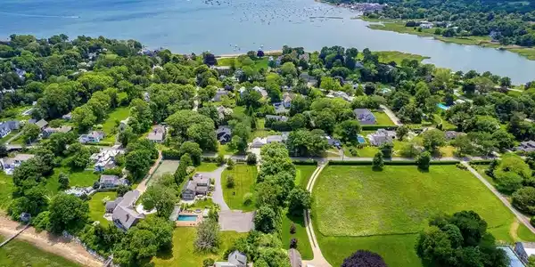 173 Powder Point Ave