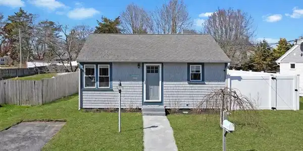 12 Mason St Ext