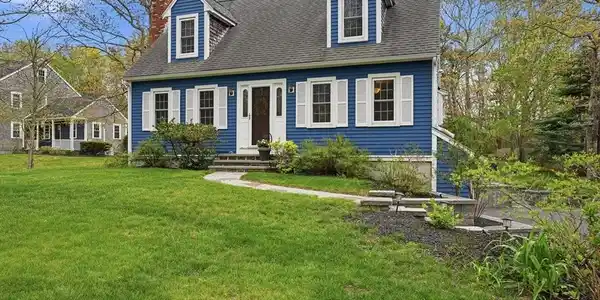 62 Donna Dr