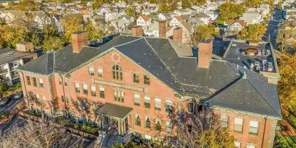 94 Newbury Ave