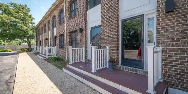 33 Maplewood Ave