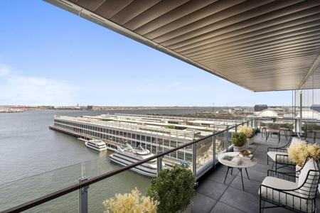 150 Seaport Blvd