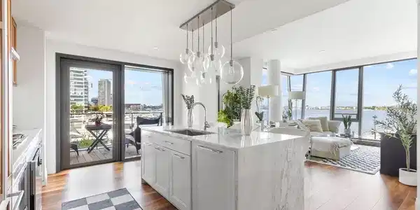 300 Pier 4 Blvd