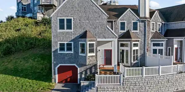 1 Marina Dr