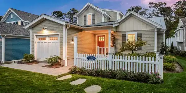 11 Azalea Ln