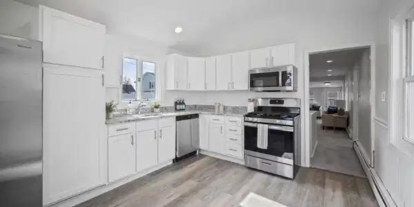 76 Babcock St