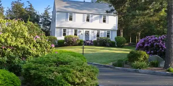 83 Colonial Way