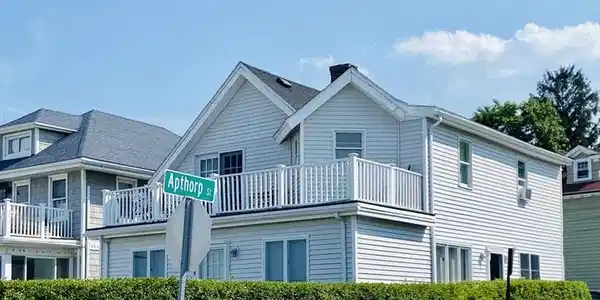639 Quincy Shore Dr