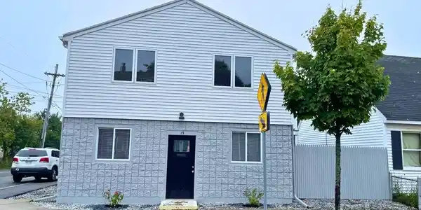 19 Bridge St