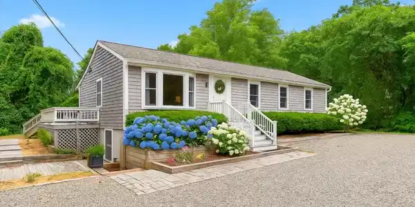 4 Coffey Lane