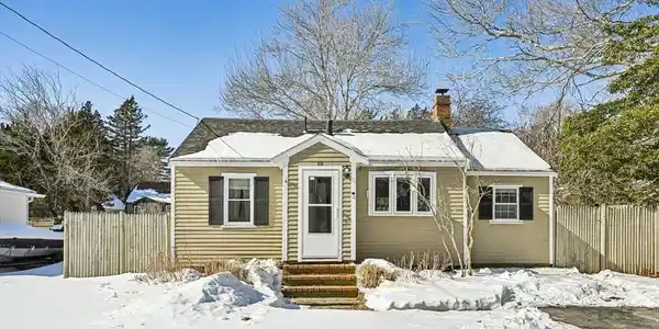 12 Curtis Ave