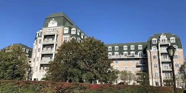100 Marina Dr