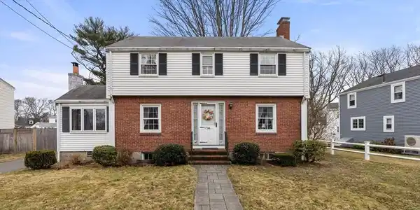 29 Dickens St