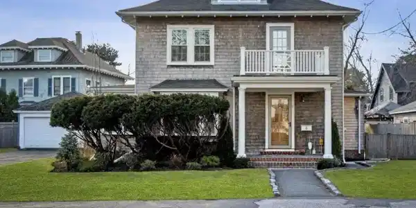 6 Brookhouse Drive