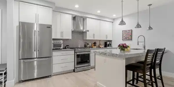 150 W Broadway