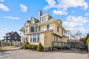 39 Lynn Shore Dr