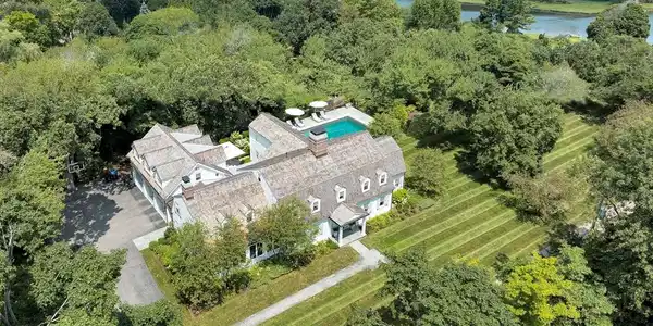 10 River Road