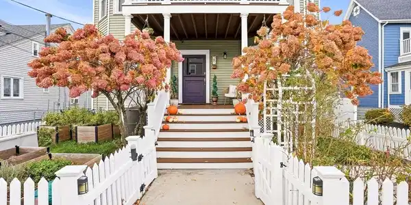 28 Pearl Ave