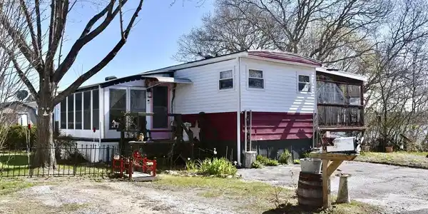 16 Francis St