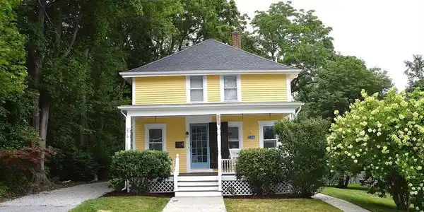 238 Old Colony Ave