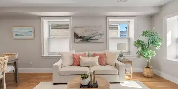 120 W 7th St
