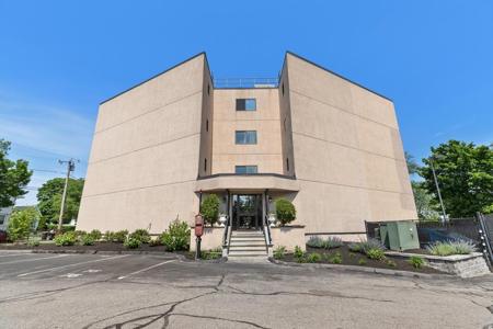 677 Quincy Shore Dr