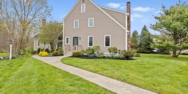 43 New Kent St.