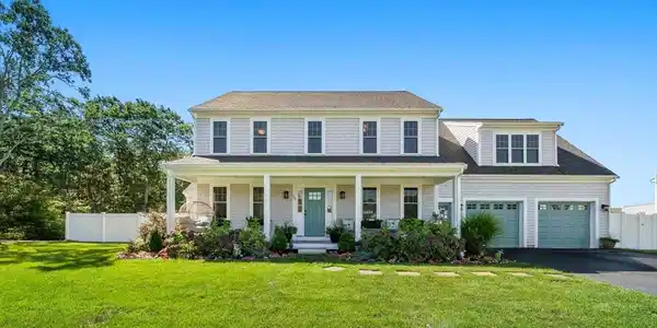 25 Karas Way
