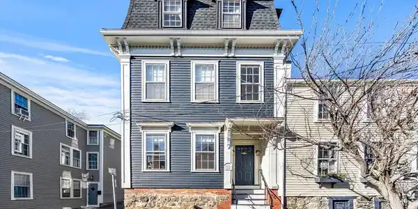 102 Front St