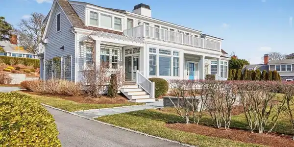 121 Queen Anne Rd