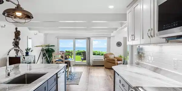 94 Shore Drive W