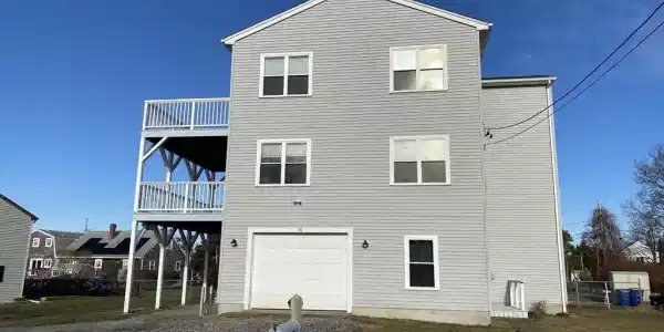 18 Bernese St